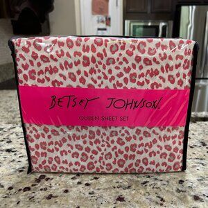 Betsey Johnson Microfiber Queen Sheet Set Pink Leopard Print - NEW